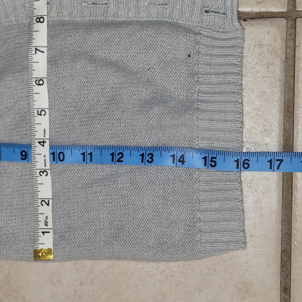 American Eagle Outfitters Juniors Gray Button Down V-Neck Cardigan Sweater Small - Picture 2 of 7